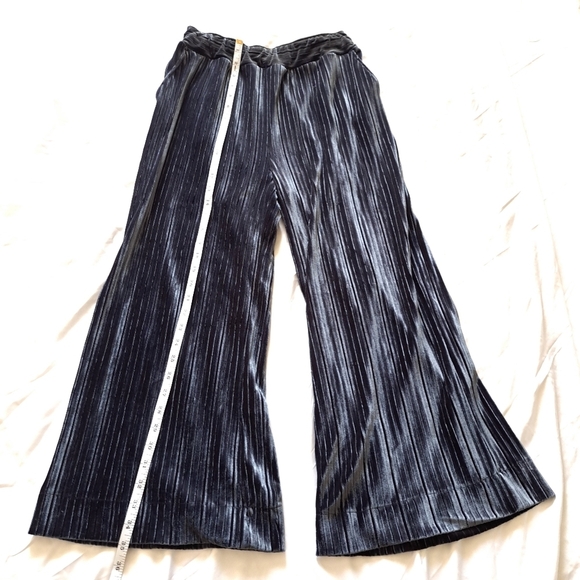 Joe Fresh | Grey / blueish Velour wide leg women's pant - Picture 7 of 10